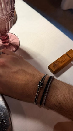 Foto de Emerson J. usando a peça